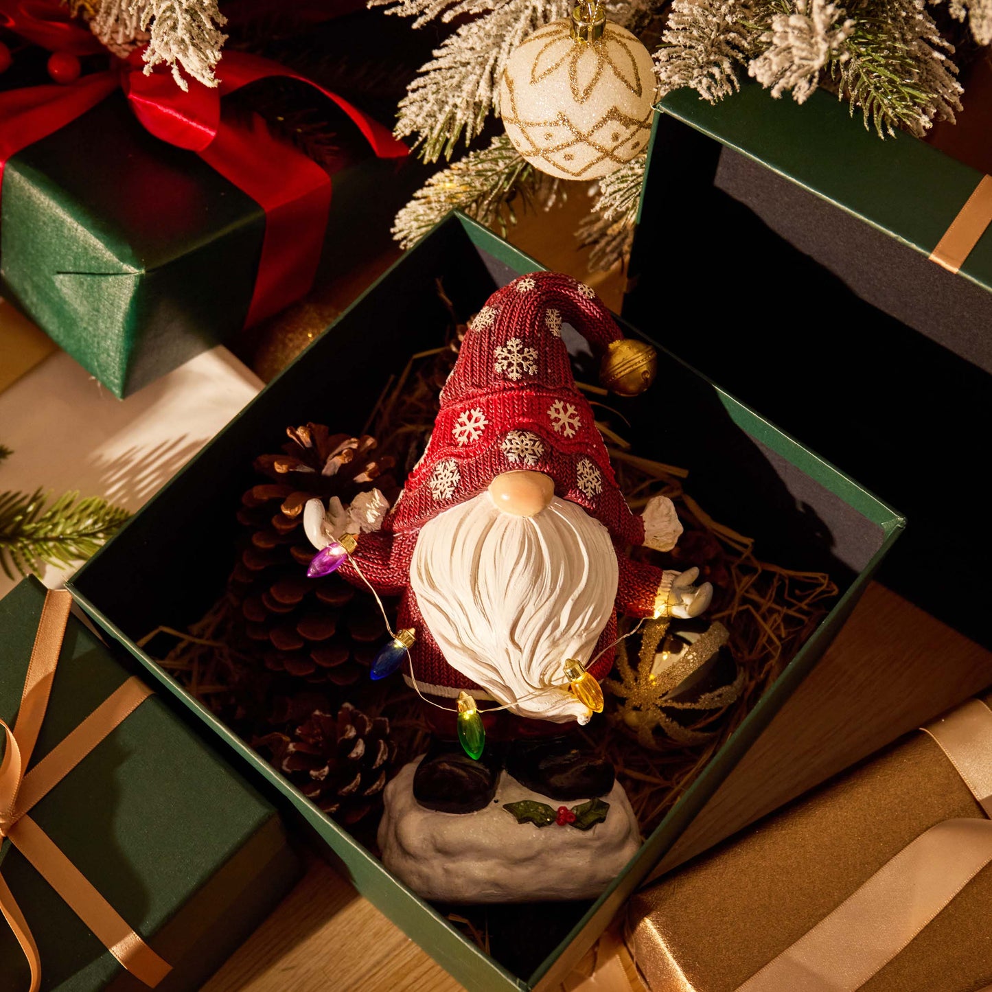 TERESA'S COLLECTIONS Outdoor Christmas Decorations Garden Gnome with LED Lights, Solar-Powered Outdoor Statue, Festive Red Decor, Durable Resin Ornaments Gift for Women and Man, 8.8"